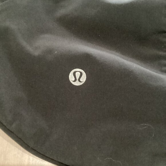 Lululemon Black/Gray Choose a Side Reversible Mid-Rise Shorts - 3" Inseam - Picture 6 of 8